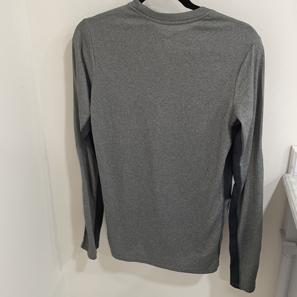 NHL- LA Kings long sleeve shirt - Picture 3 of 4